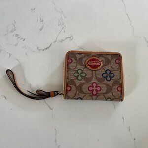 Coach small wristlet women 2YK floral design leather wallet made in Thailand